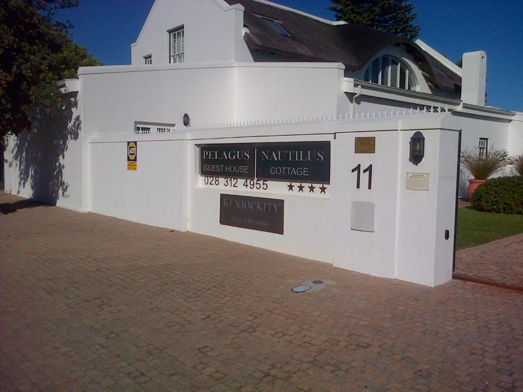 Kenjockity Self Catering Apartments Hermanus Esterno foto